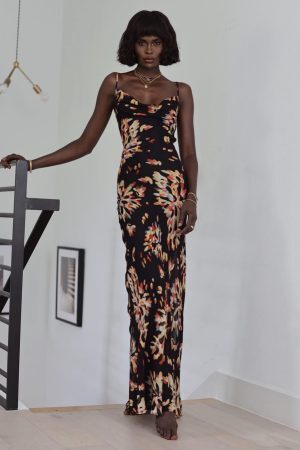 Style Core Aesthetics, New Style Trends - Robe longue 'Arya'