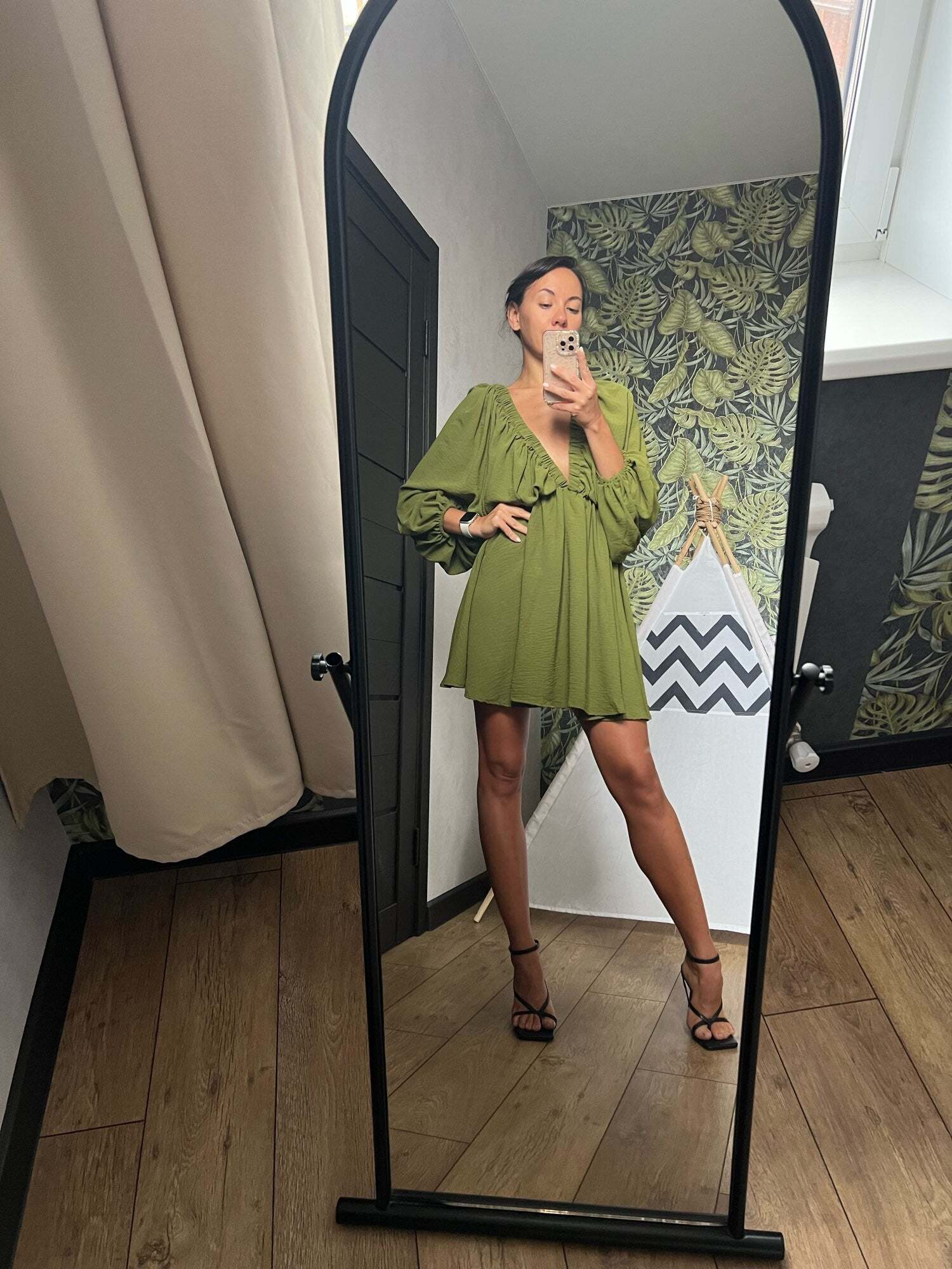 Style Core Aesthetics, New Style Trends - Robe à manches bouffantes 'Maylia' Style Core Aesthetics, New Style Trends - Robe à manches bouffantes 'Maylia'