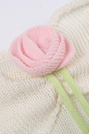 Style Core Aesthetics, New Style Trends - Rose Detailed Knitted Crop Top