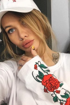 Style Core Aesthetics, New Style Trends - Rose Long Sleeve T-Shirt