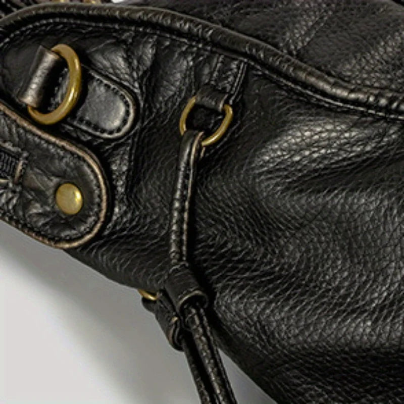 Style Core Aesthetics, New Style Trends - Sac bandoulière Y2K rétro moto en simili cuir Style Core Aesthetics, New Style Trends - Sac bandoulière Y2K rétro moto en simili cuir