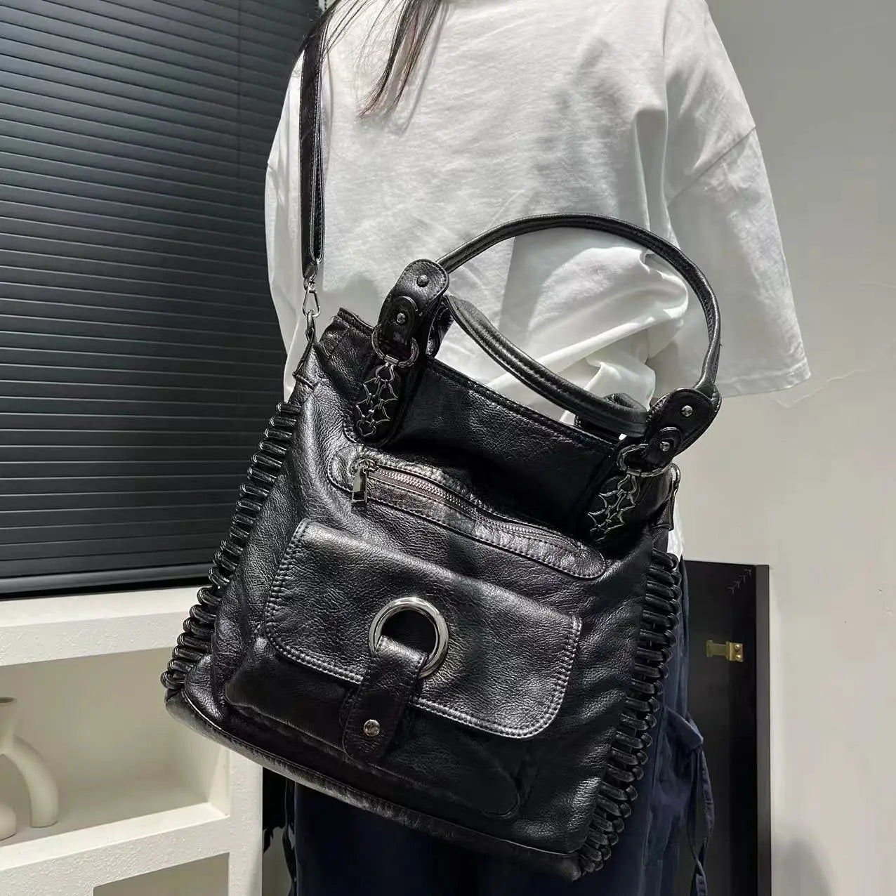 Style Core Aesthetics, New Style Trends - Sac Vintage Noir Y2K à Anneau Style Core Aesthetics, New Style Trends - Sac Vintage Noir Y2K à Anneau