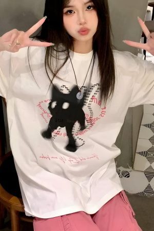 Style Core Aesthetics, New Style Trends - Shaking Cat Tee