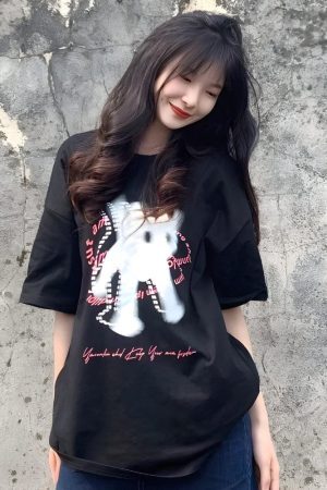 Style Core Aesthetics, New Style Trends - Shaking Cat Tee