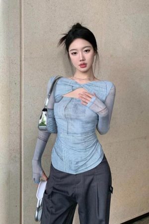 Style Core Aesthetics, New Style Trends - Sky Cut Out Ruched Top