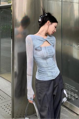 Style Core Aesthetics, New Style Trends - Sky Cut Out Ruched Top