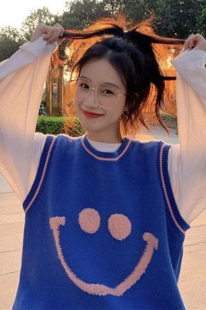 Style Core Aesthetics, New Style Trends - Smiley Face Indie Vest