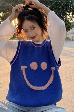 Style Core Aesthetics, New Style Trends - Smiley Face Indie Vest