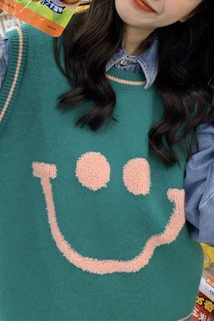 Style Core Aesthetics, New Style Trends - Smiley Face Indie Vest