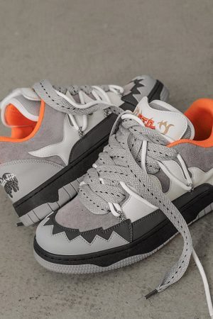 Style Core Aesthetics, New Style Trends - 'Strap' Shoes