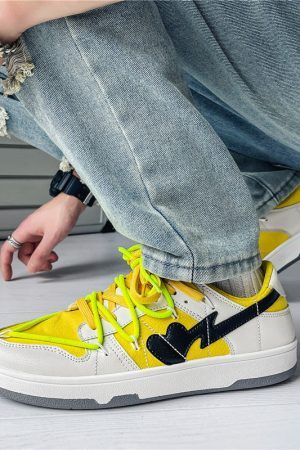 Style Core Aesthetics, New Style Trends - 'Strapped' Shoes