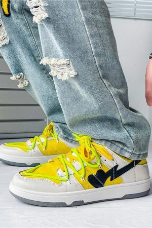 Style Core Aesthetics, New Style Trends - 'Strapped' Shoes