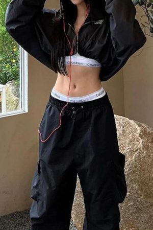 Style Core Aesthetics, New Style Trends - Stretchy Hem Zip Up Lapel Neck Short Jacket