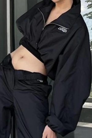 Style Core Aesthetics, New Style Trends - Stretchy Hem Zip Up Lapel Neck Short Jacket