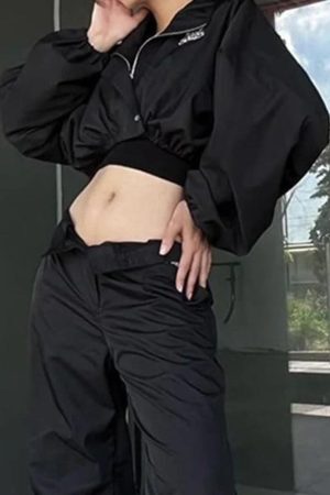 Style Core Aesthetics, New Style Trends - Stretchy Hem Zip Up Lapel Neck Short Jacket