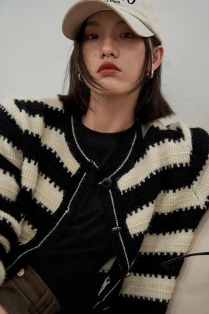 Style Core Aesthetics, New Style Trends - Striped Button Up Cardigan