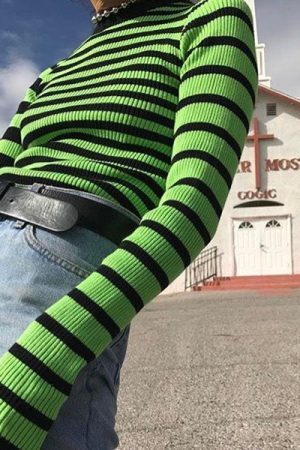 Style Core Aesthetics, New Style Trends - Striped Ribbed Sweater