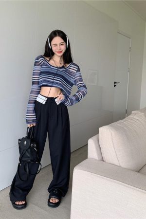 Style Core Aesthetics, New Style Trends - Striped Wide Neck Crop Sweater