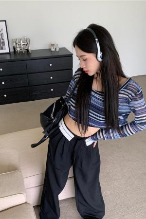 Style Core Aesthetics, New Style Trends - Striped Wide Neck Crop Sweater