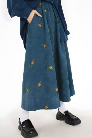 Style Core Aesthetics, New Style Trends - Sunflower Embroidered Corduroy Maxi Skirt