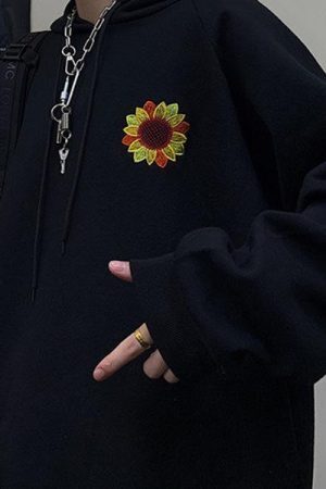 Style Core Aesthetics, New Style Trends - Sunflower Embroidered Hoodie