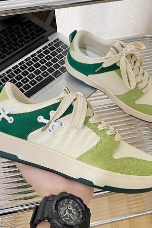 Style Core Aesthetics, New Style Trends - 'Tied' Shoes