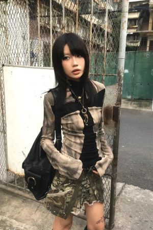 Style Core Aesthetics, New Style Trends - Top Côtelé Y2K Grunge Croix Frontale