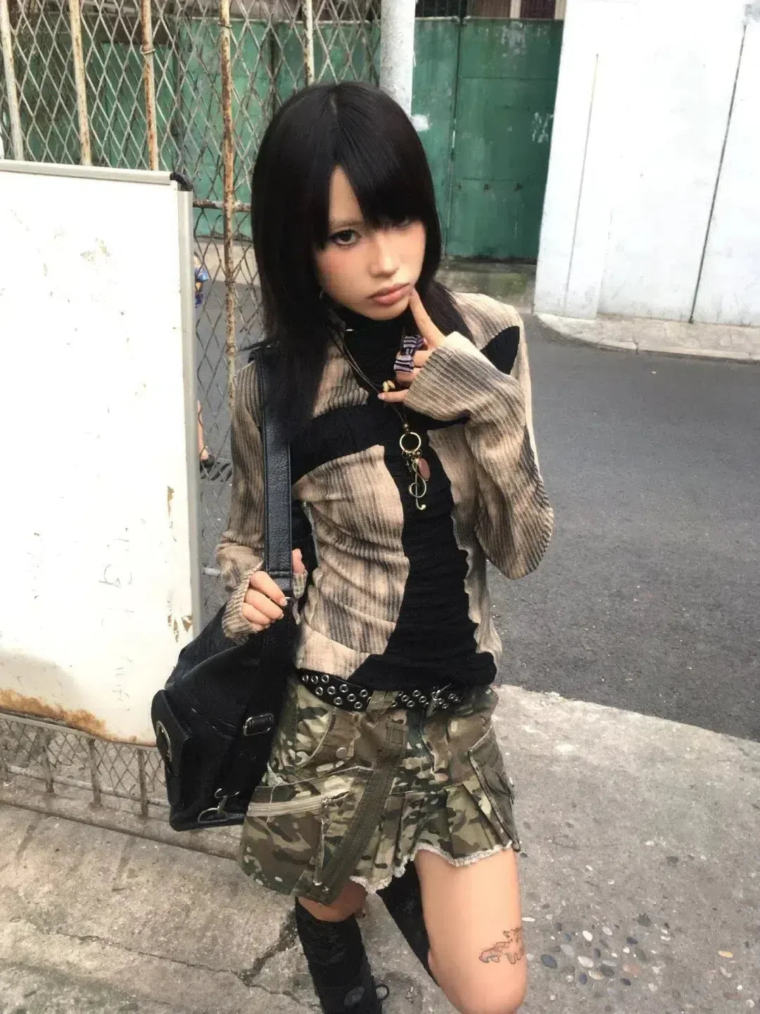 Style Core Aesthetics, New Style Trends - Top Côtelé Y2K Grunge Croix Frontale Style Core Aesthetics, New Style Trends - Top Côtelé Y2K Grunge Croix Frontale