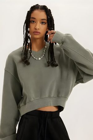 Style Core Aesthetics, New Style Trends - V-Neck Drop Shoulder Cropped Sweatshirt