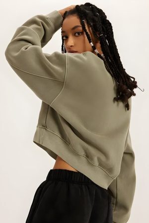 Style Core Aesthetics, New Style Trends - V-Neck Drop Shoulder Cropped Sweatshirt
