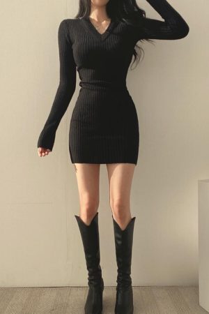 Style Core Aesthetics, New Style Trends - V-neck Knitted Mini Dress