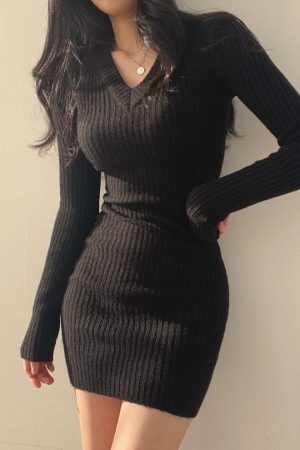 Style Core Aesthetics, New Style Trends - V-neck Knitted Mini Dress