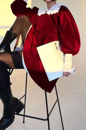 Style Core Aesthetics, New Style Trends - Velvet Collar Mini Black Dress