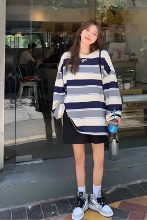 Style Core Aesthetics, New Style Trends - Vintage Casual Striped Sweatshirt