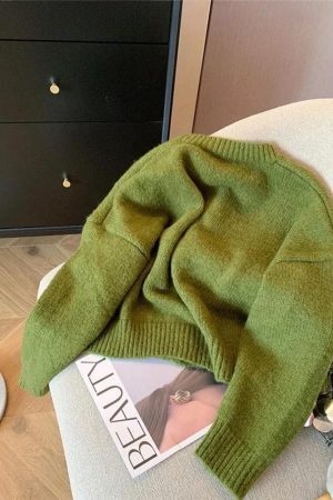 Style Core Aesthetics, New Style Trends - Vintage Daisy Embroidered Knitted Cardigan