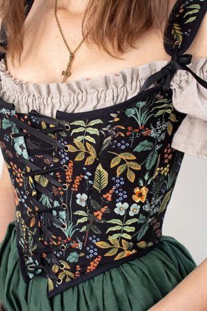 Style Core Aesthetics, New Style Trends - Vintage Floral Print Corset