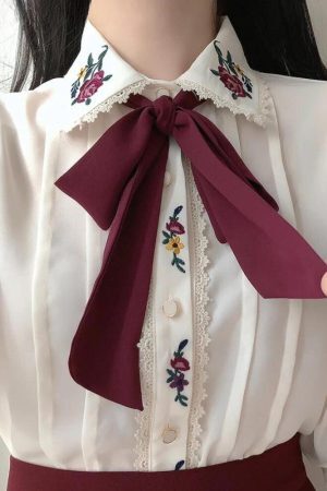 Style Core Aesthetics, New Style Trends - Vintage Rose Embroidered Shirt