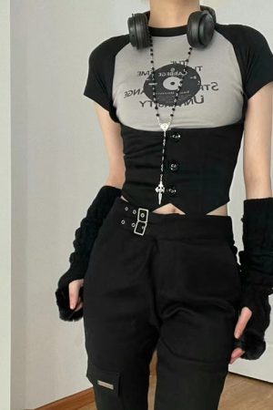 Style Core Aesthetics, New Style Trends - Vinyl Print Crop Top