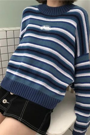Style Core Aesthetics, New Style Trends - Wide Sleeved Striped Knitted Sweater