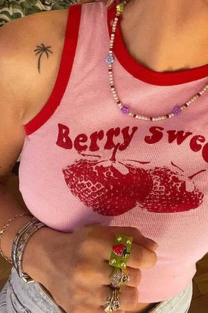 Style Core Aesthetics, New Style Trends - Y2K Berry Sweet Crop Top