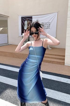 Style Core Aesthetics, New Style Trends - Y2K Blue Gradient Strappy Midi Dress
