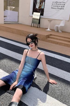 Style Core Aesthetics, New Style Trends - Y2K Blue Gradient Strappy Midi Dress
