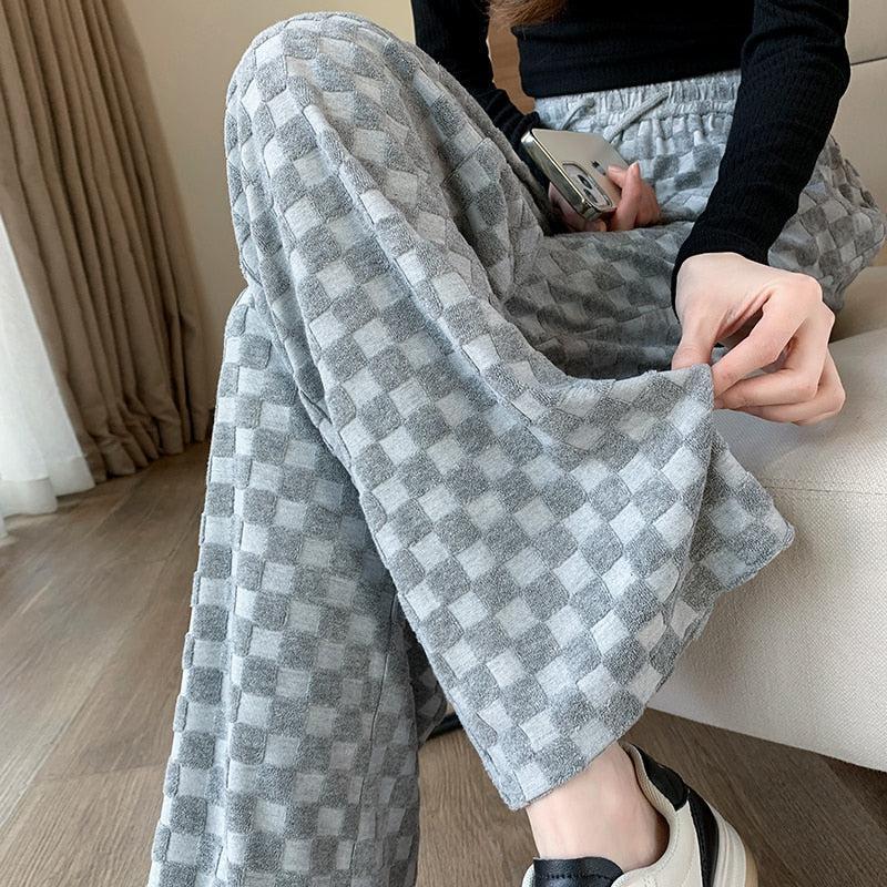 Style Core Aesthetics, New Style Trends - Y2K Checkered Sweatpants Style Core Aesthetics, New Style Trends - Y2K Checkered Sweatpants