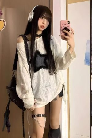 Style Core Aesthetics, New Style Trends - Y2K Grunge Star Distressed Sweater