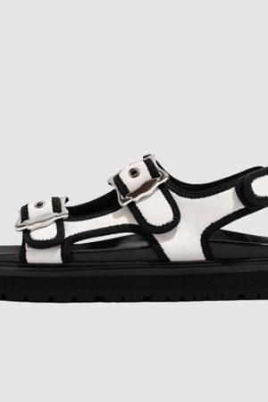Style Core Aesthetics, New Style Trends Chunky Sole Buckle Two Strap Sandals
