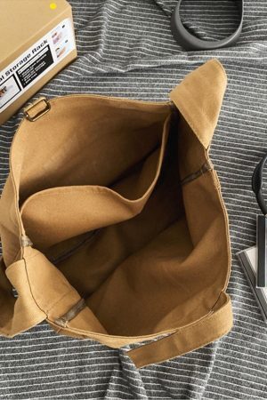 Style Core Aesthetics, New Style Trends Oluolin Vintage Letter Print Buckle Messenger Bag