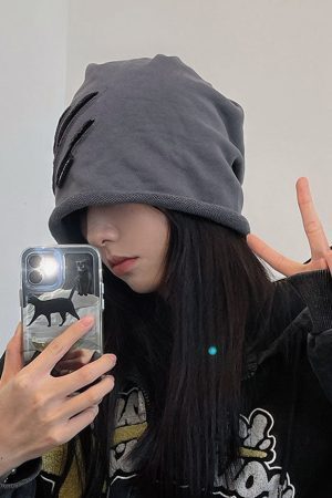 Style Core Aesthetics, New Style Trends Patchwork Distressed Beanie