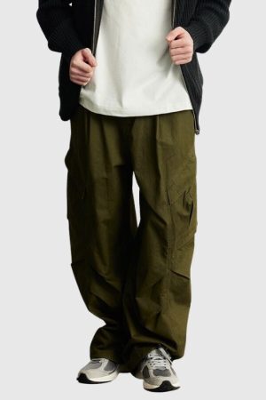 Style Core Aesthetics, New Style Trends Side Pocket Patch Pleated Cargo Pants