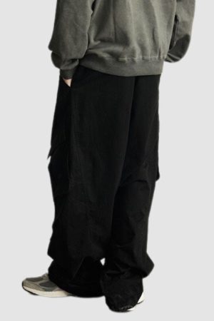 Style Core Aesthetics, New Style Trends Side Pocket Patch Pleated Cargo Pants