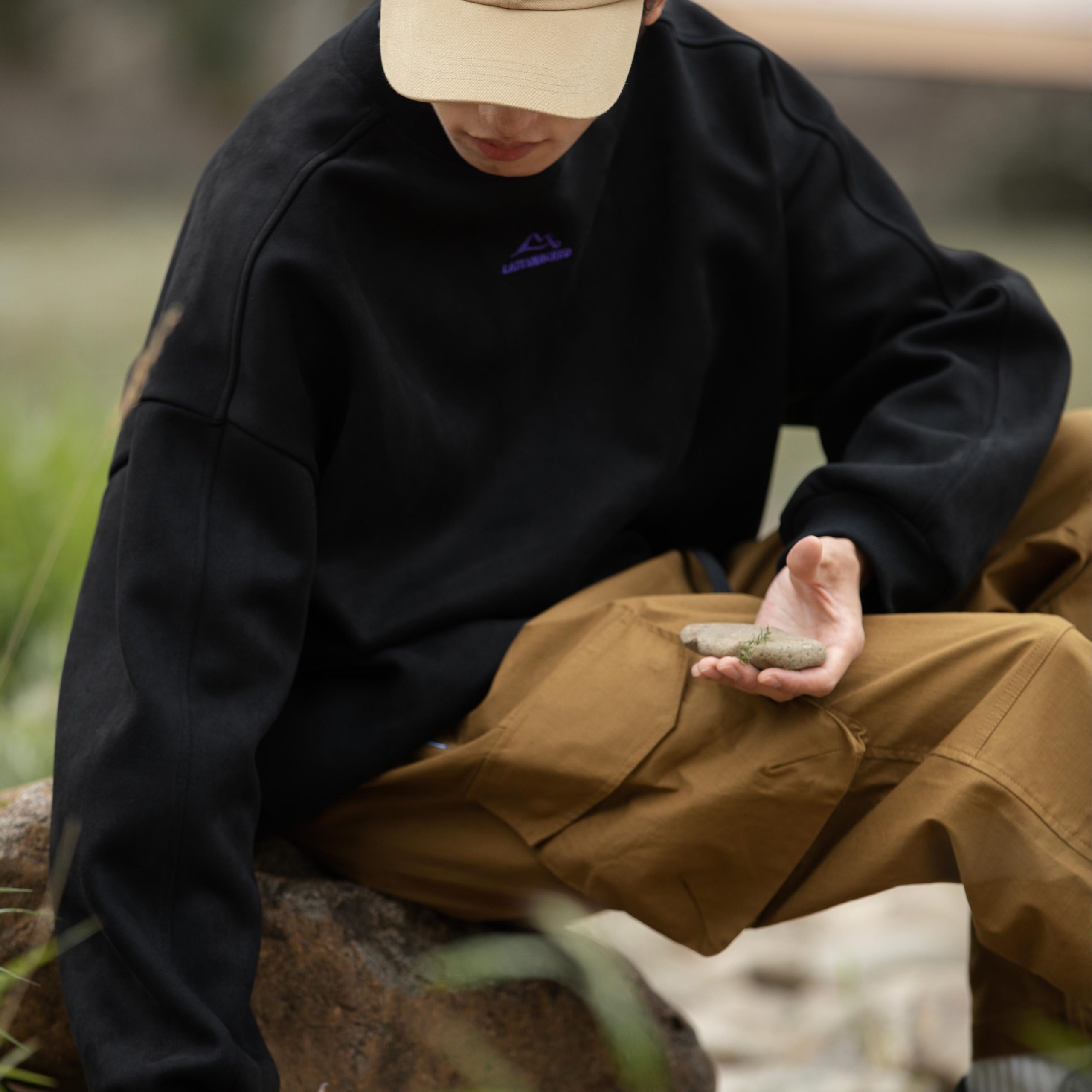 Style Core Aesthetics, New Style Trends Vintage Mountain Logo Fleece Sweatshirt Style Core Aesthetics, New Style Trends Vintage Mountain Logo Fleece Sweatshirt